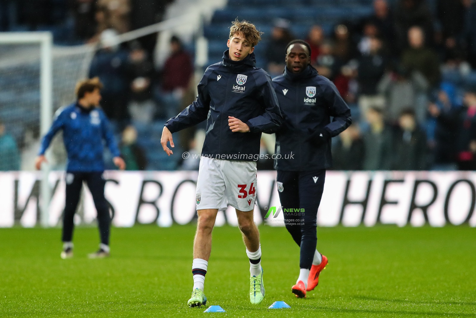 Harry Whitwell of West Bromwich Albion during the pre-game warm up ahead of the Sky Bet Championship match West Bromwich Albion vs Norwich City at The Hawthorns, West Bromwich, United Kingdom, 23rd November 2024

(Photo by Gareth Evans/News Images)