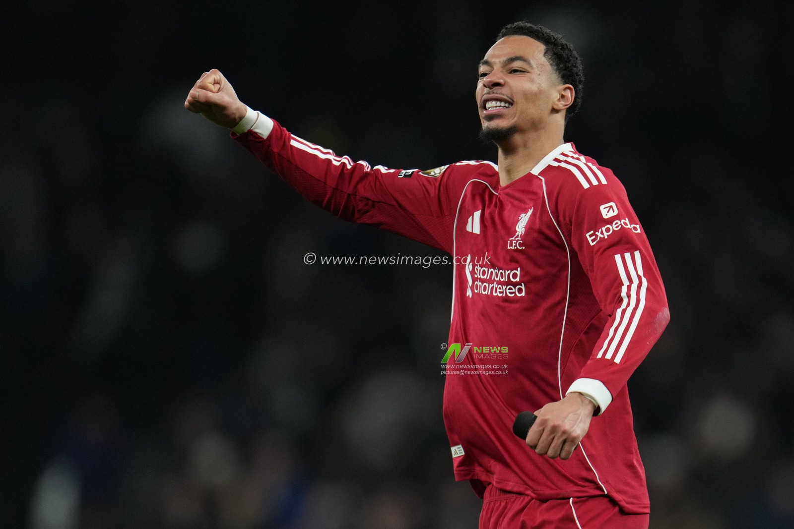 Hugo Ekitike of Liverpool celebrates win with away support during the Premier League match Tottenham Hotspur vs Liverpool at Tottenham Hotspur Stadium, London, United Kingdom, 20th December 2025

(Photo by Harvey Murphy/News Images)

*** GER AUT SUI OUT ***