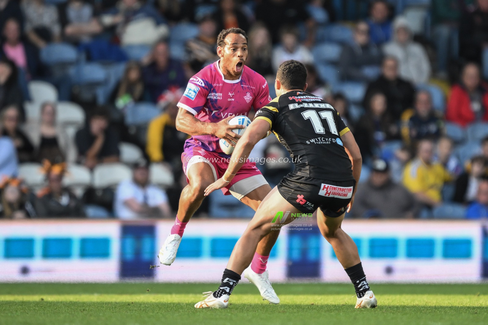 Leroy Cudjoe of Huddersfield Giants in action during the Magic Weekend match Huddersfield Giants vs Castleford Tigers at Elland Road, Leeds, United Kingdom, 18th August 2024

(Photo by Craig Thomas/News Images)