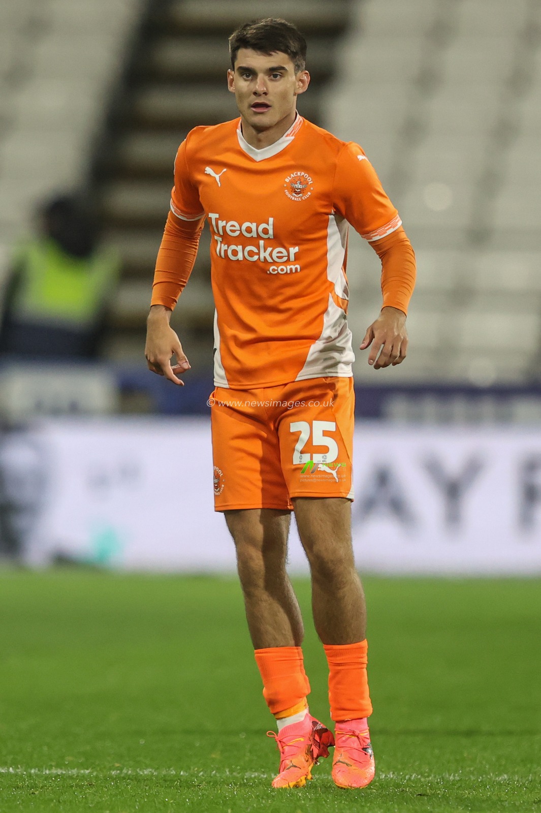 Rob Apter of Blackpool during the Sky Bet League 1 match Huddersfield Town vs Blackpool at John Smith's Stadium, Huddersfield, United Kingdom, 24th September 2024

(Photo by Alfie Cosgrove/News Images)