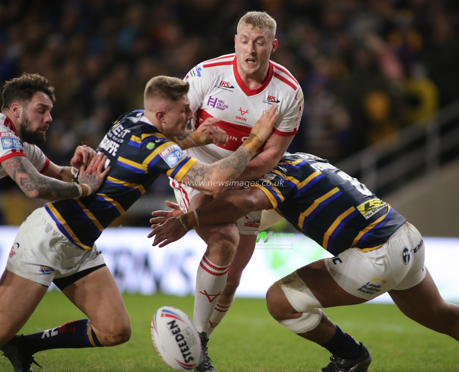 14th February 2020, Headingley Carnegie Stadium, Leeds, England; Betfred Super League, Leeds Rhinos v Hull Kingston Rovers : Jordan Abdull (C) of Hull KR kicks the ball against Leeds Rhinos.