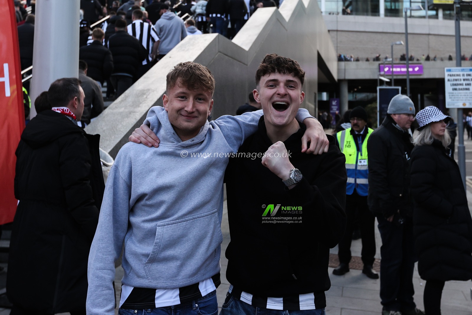 Newcastle fans arrive ahead of the Carabao Cup Final match Liverpool vs Newcastle United at Wembley Stadium , London, United Kingdom, 16th March 2025

(Photo by Alfie Cosgrove/News Images)