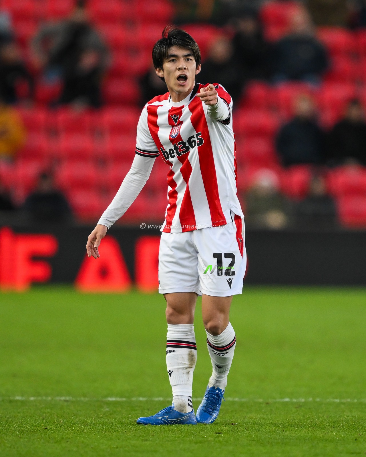 Tatsuki Seko of Stoke City gives his team instructions during the Sky Bet Championship match Stoke City vs Cardiff City at Bet365 Stadium, Stoke-on-Trent, United Kingdom, 14th December 2024

(Photo by Craig Thomas/News Images)