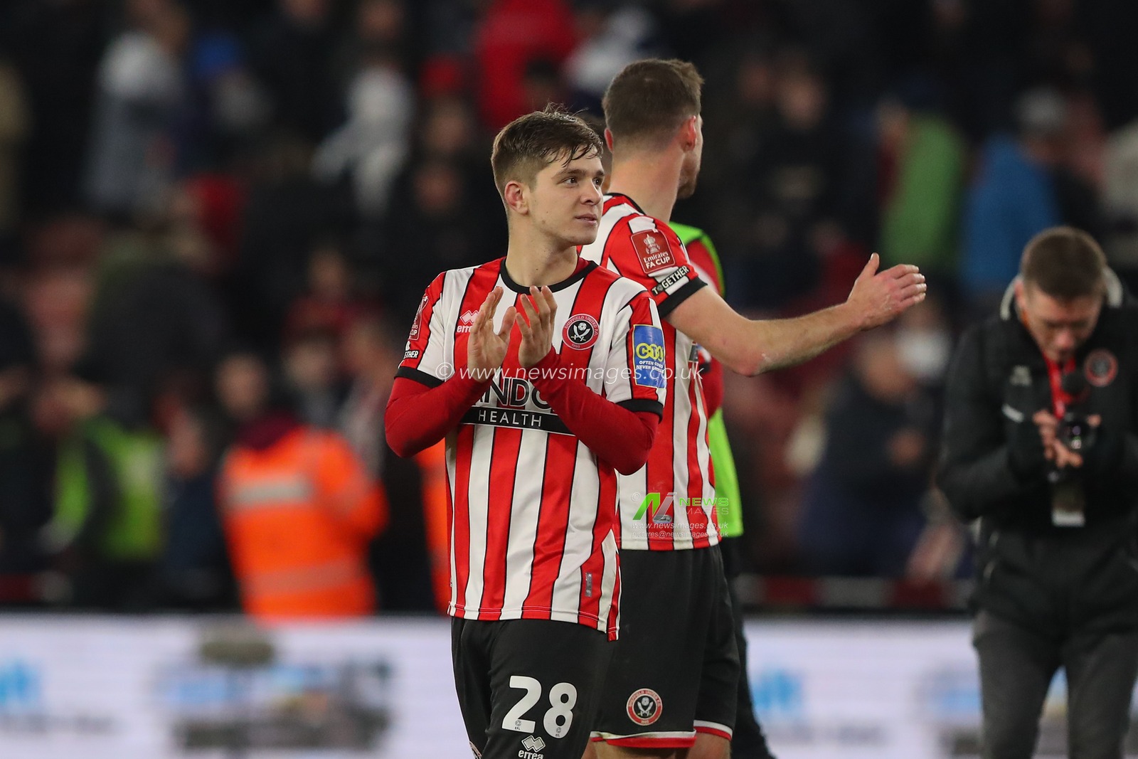 James McAtee #28 of Sheffield United applauds the home fans after the Emirates FA Cup Fifth Round match Sheffield United vs Tottenham Hotspur at Bramall Lane, Sheffield, United Kingdom, 1st March 2023

(Photo by Gareth Evans/News Images)