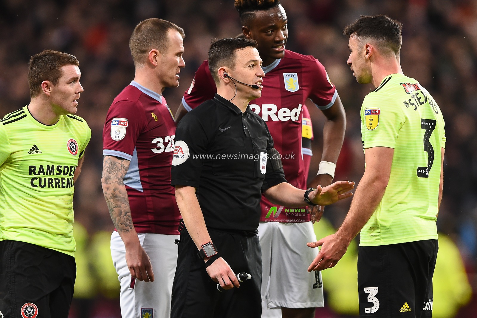 8th February 2019, Villa Park, Birmingham, England ; Sky Bet Championship, Aston Villa v Sheffield United : Referee Tony Harrington has words with Enda Stevens (3) of Sheffield United 

Credit: Jon Hobley/News Images

English Football League images are subject to DataCo Licence