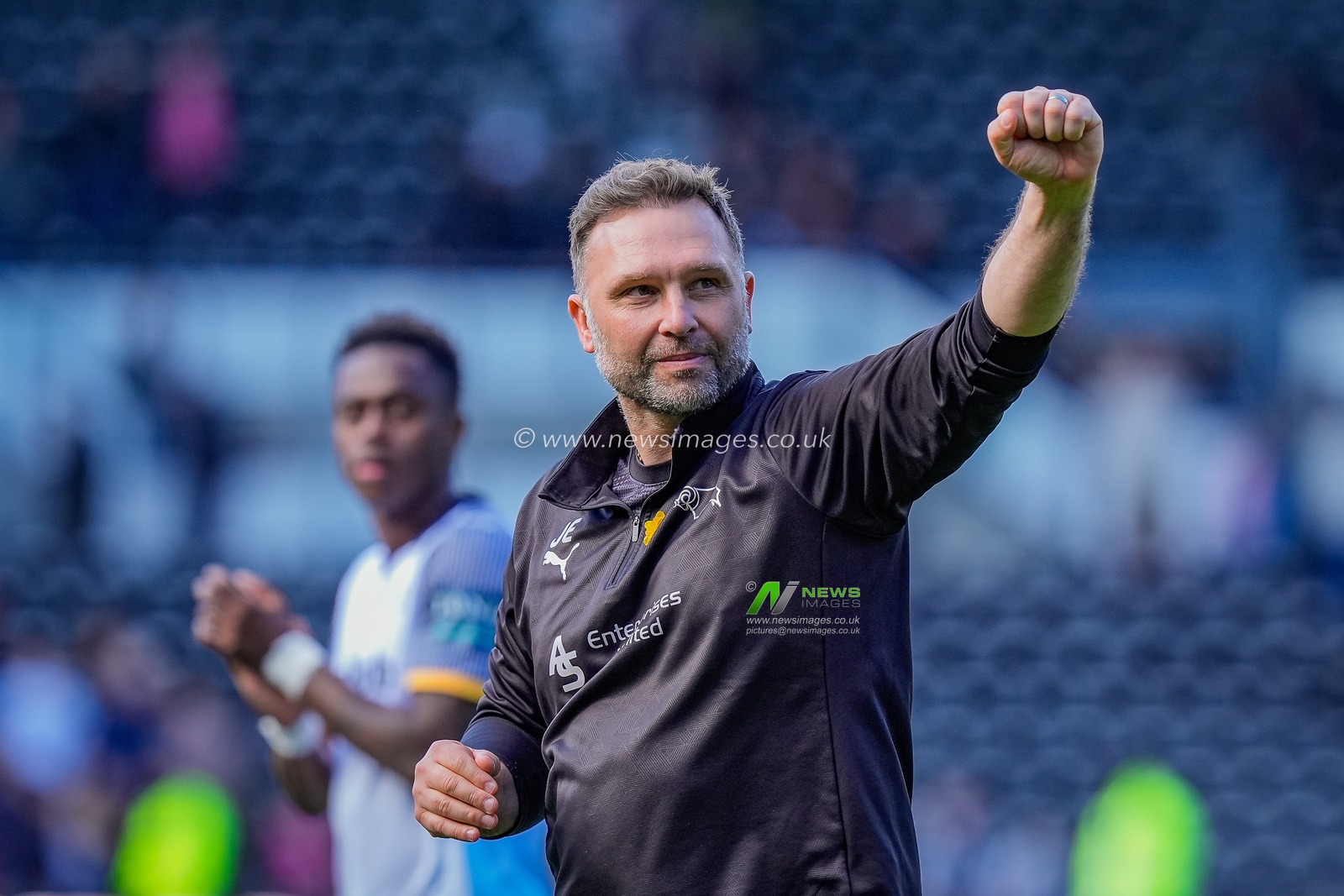 John Eustace manager of Derby County applauds the fans after the final whistle  during the Sky Bet Championship match Derby County vs Stoke City at Pride Park Stadium, Derby, United Kingdom on 06 April 2026

(Photo by Maynard Manyowa/News Images)