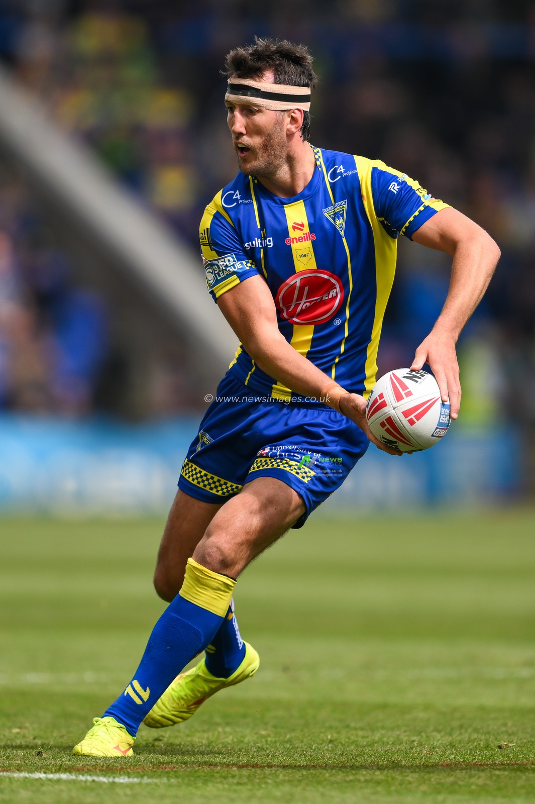 Stefan Ratchford of Warrington Wolves makes a break during the Betfred Super League Round 13 match Warrington Wolves vs Wigan Warriors at Halliwell Jones Stadium, Warrington, United Kingdom, 1st June 2024

(Photo by Craig Thomas/News Images)