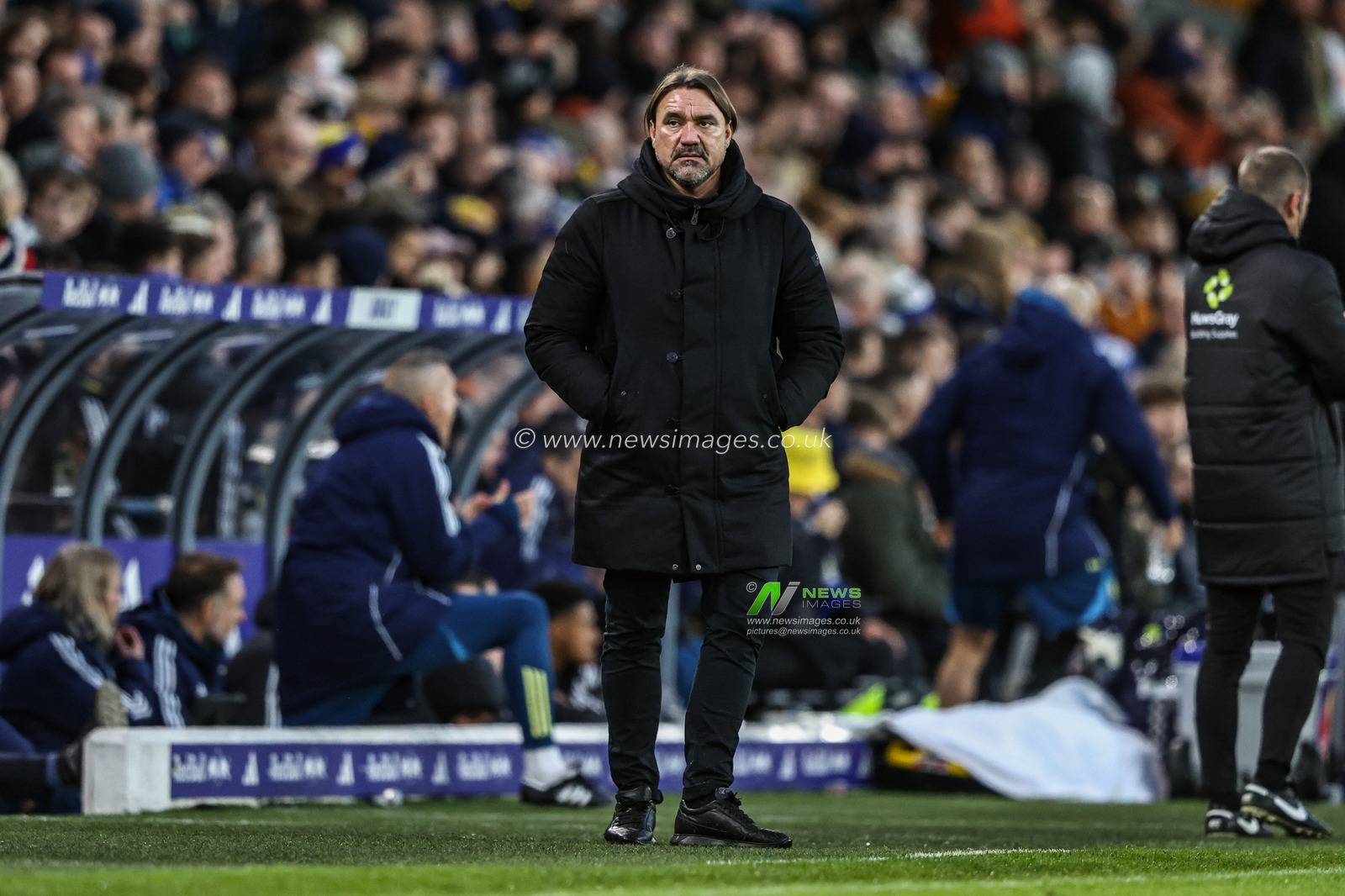 Daniel Farke manager of Leeds United during the Premier League match Leeds United vs Aston Villa at Elland Road, Leeds, United Kingdom, 23rd November 2025

(Photo by Alfie Cosgrove/News Images)

*** GER AUT SUI OUT ***