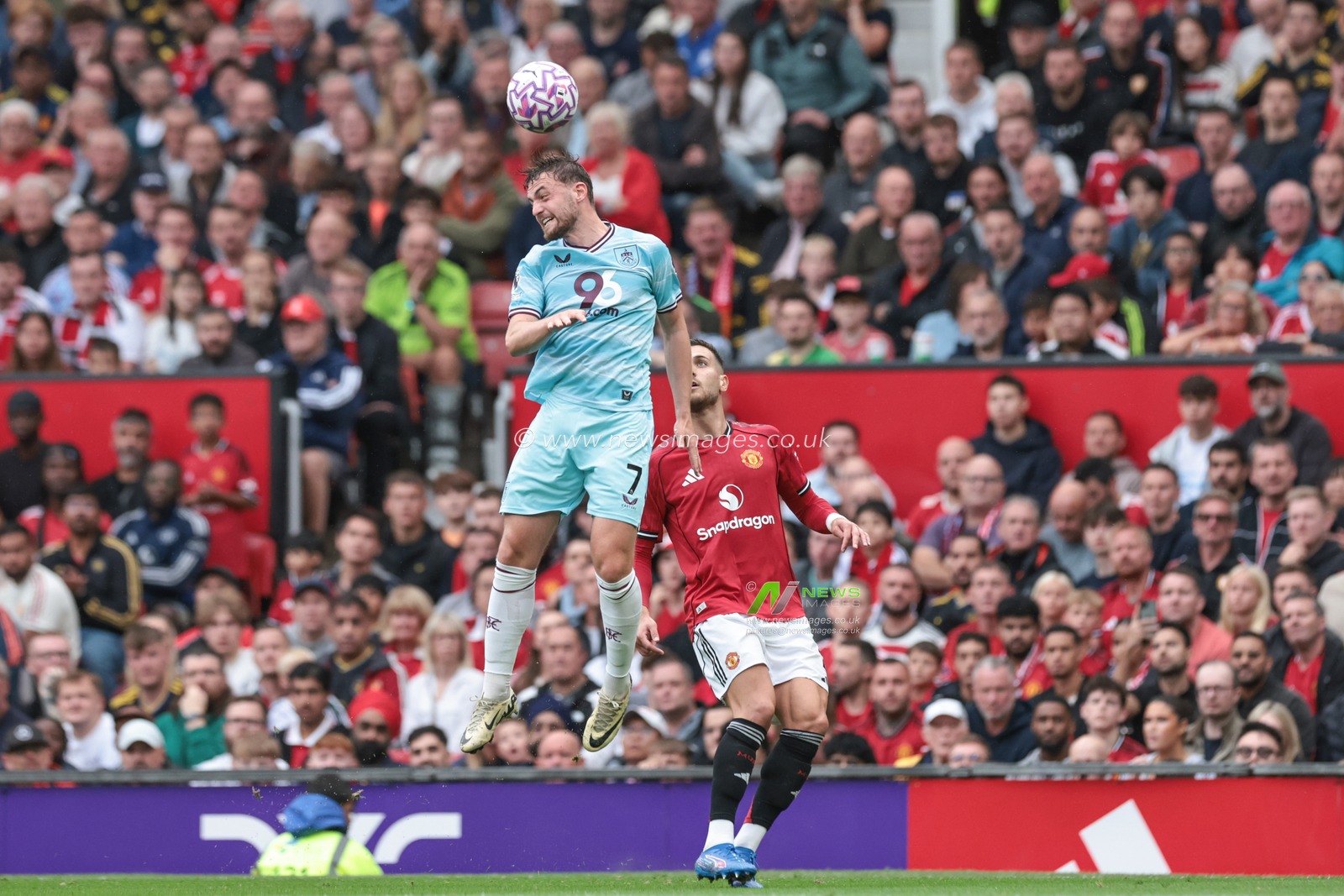 Jacob Bruun Larsen of Burnley jumps up to win the high ball during the Premier League match Manchester United vs Burnley at Old Trafford, Manchester, United Kingdom, 30th August 2025

(Photo by Mark Cosgrove/News Images)