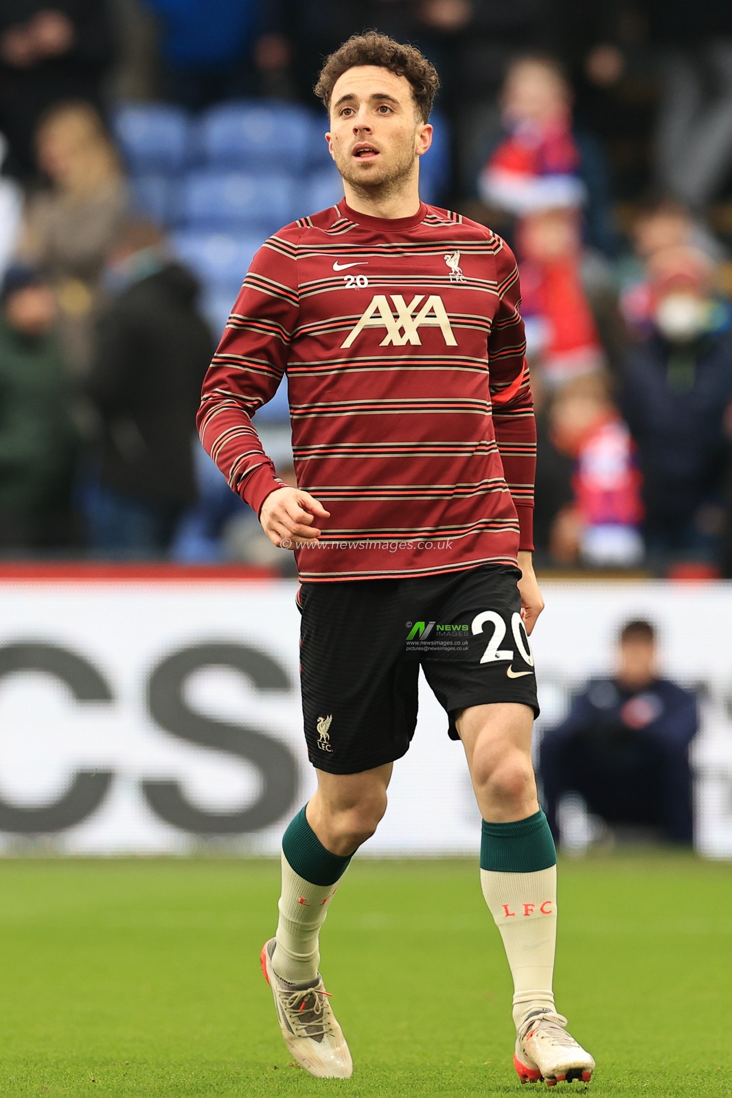 Diogo Jota #20 of Liverpool during the pre-game warmup