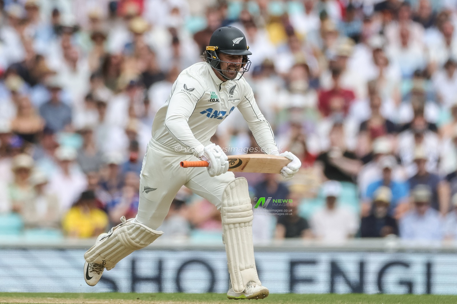 Tom Blundell of New Zealand makes runs during the 2nd Rothesay Test Match Day 4 match England vs New Zealand at The Kia Oval, London, United Kingdom on 20 June 2026

(Photo by Mark Cosgrove/News Images)