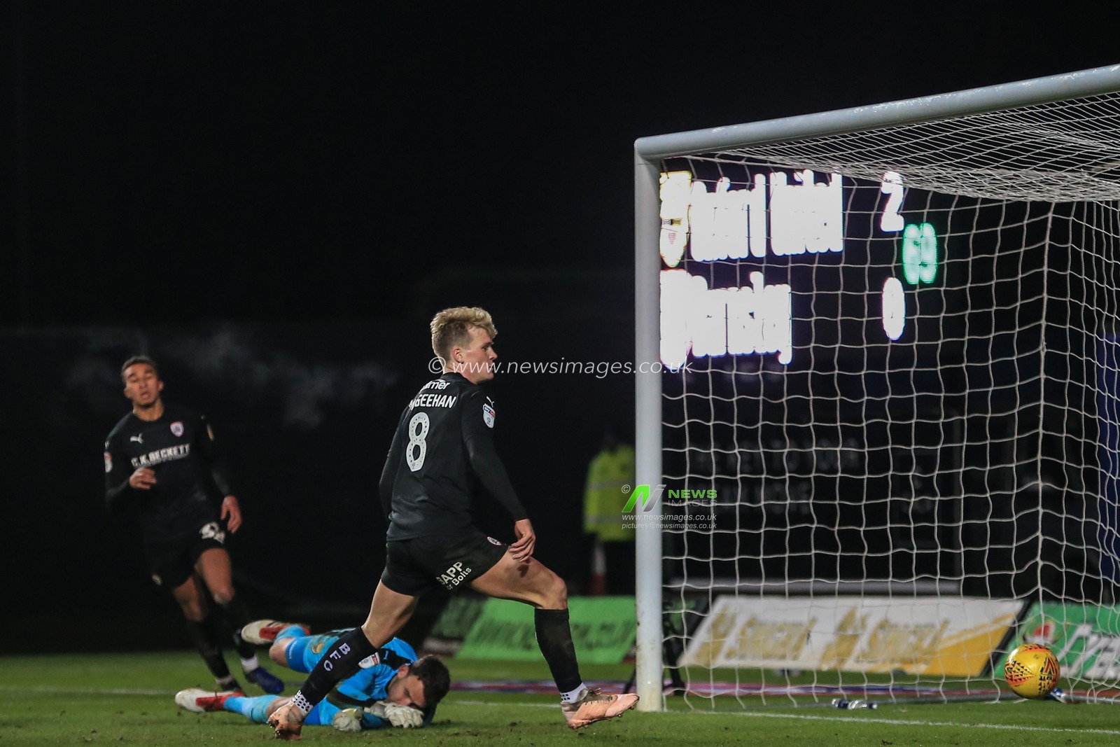 29th January 2019, Kassam Stadium, Oxford England; Sky Bet League One, Oxford United vs Barnsley ; Mamadou Thiam (26) of Barnsley scores to make it 2-1


Credit: Mark Cosgrove/News Images

English Football League images are subject to DataCo Licence