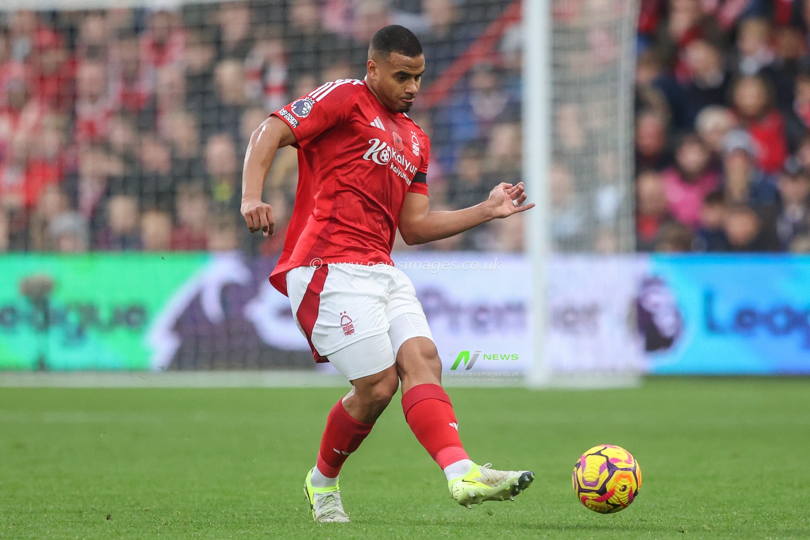 Murillo Santiago of Nottingham Forest passes the ball during the Premier League match Nottingham Forest vs West Ham United at City Ground, Nottingham, United Kingdom, 2nd November 2024

(Photo by Alfie Cosgrove/News Images)