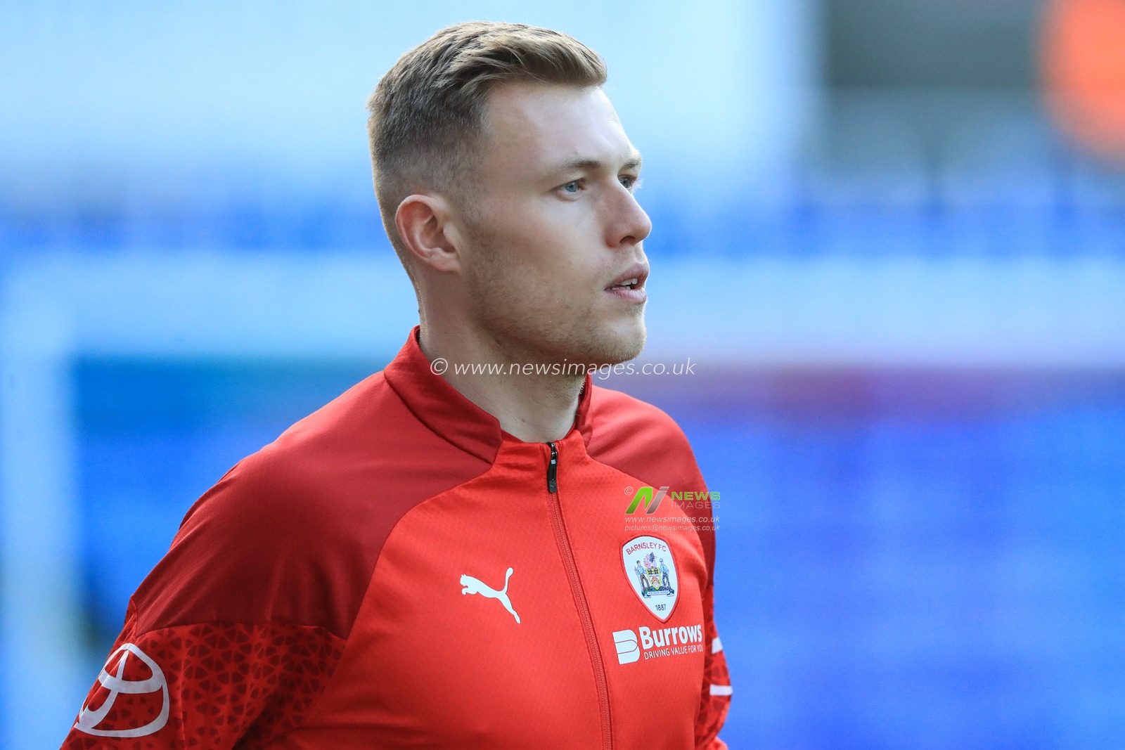 Sam Cosgrove #9 of Barnsley in the pregame warmup session during the Sky Bet League 1 match Reading vs Barnsley at Select Car Leasing Stadium, Reading, United Kingdom, 9th December 2023

(Photo by Alfie Cosgrove/News Images)