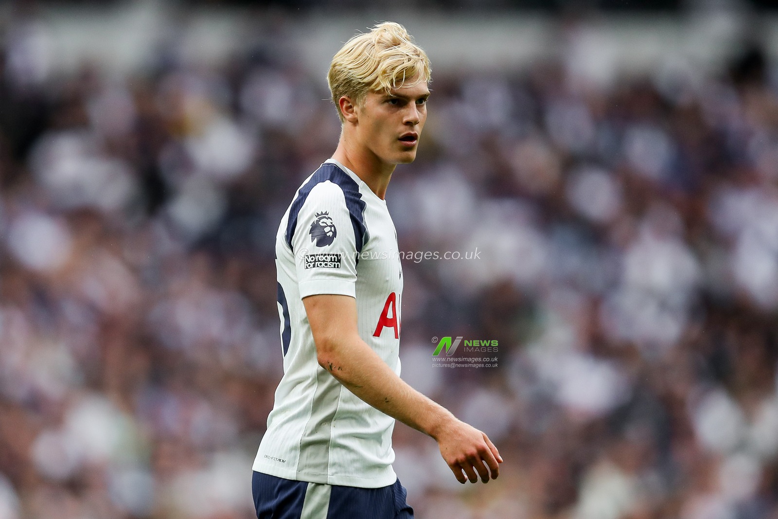 Lucas Bergvall of Tottenham Hotspur in action during the Premier League match Tottenham Hotspur vs Bournemouth at Tottenham Hotspur Stadium, London, United Kingdom, 30th August 2025

(Photo by Izzy Poles/News Images)