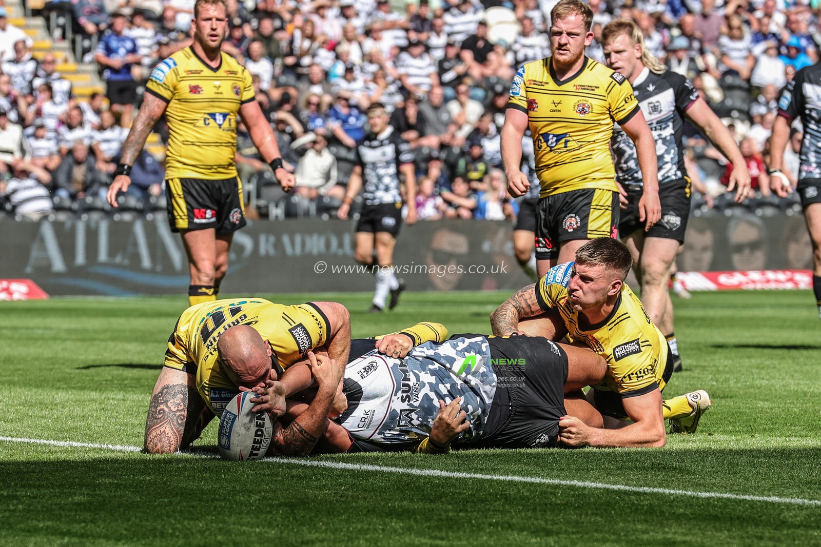 Chris Satae #10 of Hull FC goes over for a try during the Betfred Super League Round 19 match Hull FC vs Castleford Tigers at MKM Stadium, Hull, United Kingdom, 15th July 2023

(Photo by Mark Cosgrove/News Images)