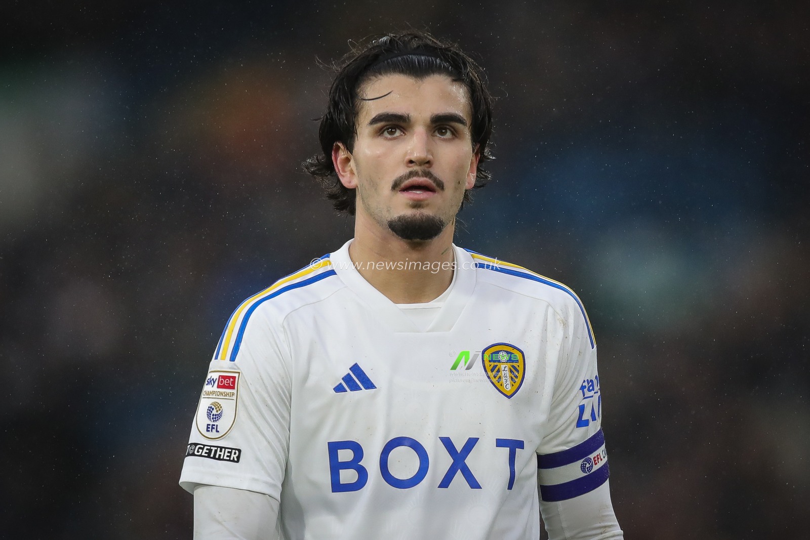 Pascal Struijk #21 of Leeds United during the Sky Bet Championship match Leeds United vs Ipswich Town at Elland Road, Leeds, United Kingdom, 23rd December 2023

(Photo by James Heaton/News Images)