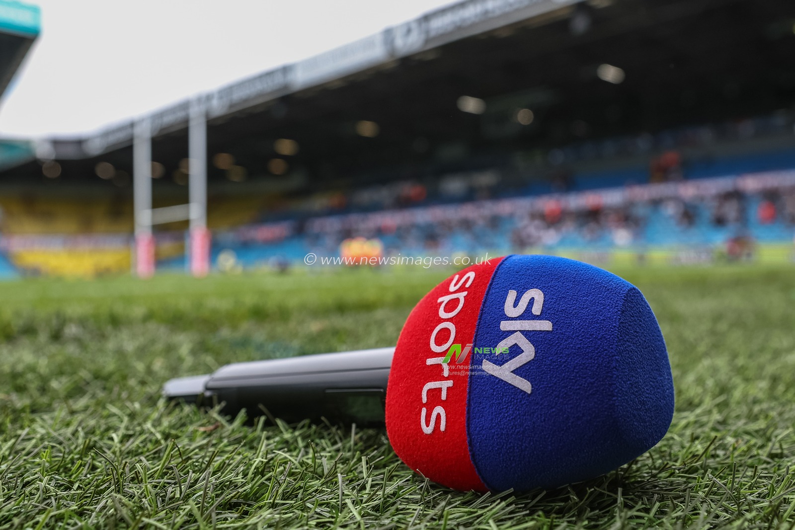 Sky Sports microphone during the Magic Weekend match Hull FC vs London Broncos at Elland Road, Leeds, United Kingdom, 17th August 2024

(Photo by Mark Cosgrove/News Images)