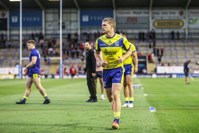 Jake Thewlis of Warrington Wolves in the pre-game warm up during the Betfred Super League Round 24 match Warrington Wolves vs Salford Red Devils at Halliwell Jones Stadium, Warrington, United Kingdom, 29th August 2025

(Photo by Alfie Cosgrove/News Images)