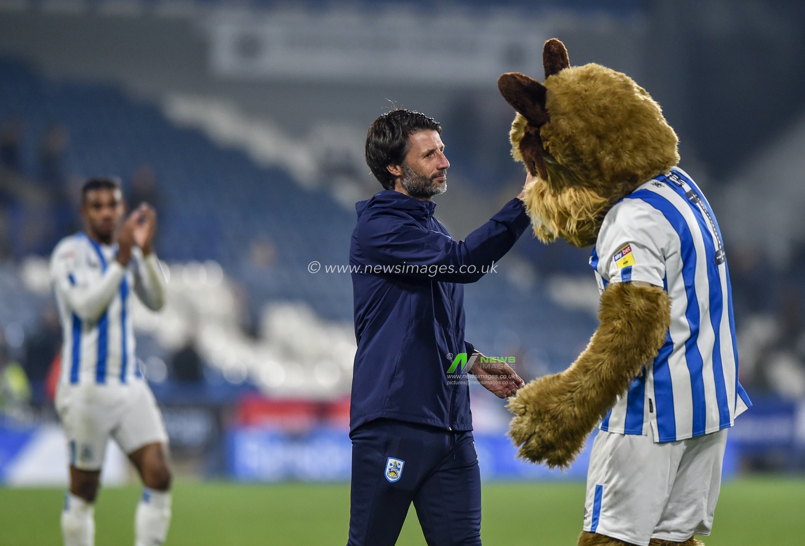 23rd October 2019, John Smith's Stadium, Huddersfield, England; Sky Bet Championship, Huddersfield Town v Middlesbrough : Danny Cowley Manager of Huddersfield Town shares a joke after his teams 0-0 draw with Middlesborough.

Credit: Dean Williams/News Images