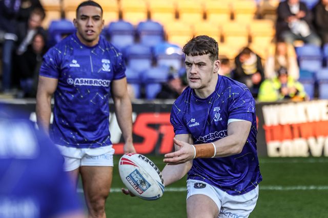 Josh Thewlis of Warrington Wolves in the pre-game warm up during the Betfred Super League Round 3 match Warrington Wolves vs Wakefield Trinity at The Halliwell Jones Stadium, Warrington, United Kingdom on 28 February 2026

(Photo by Alfie Cosgrove/News Images)