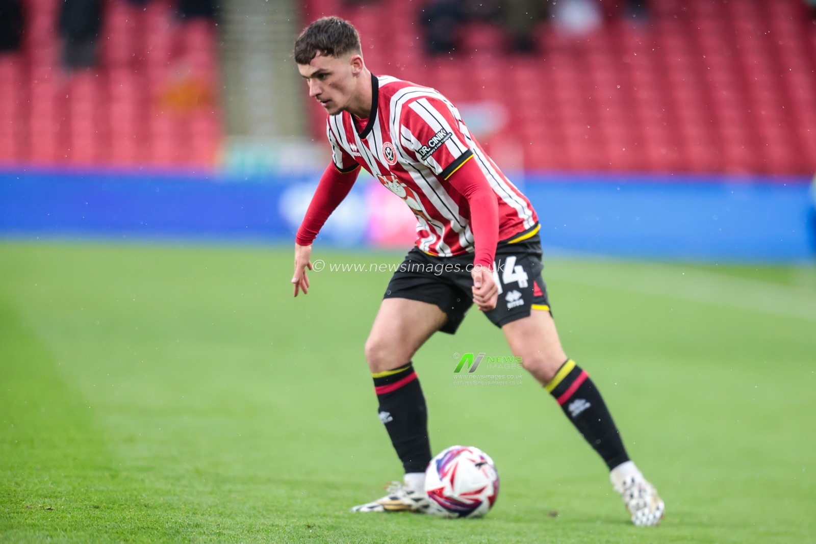 Harrison Burrows of Sheffield United in action during the Sky Bet Championship match Sheffield United vs Cardiff City at Bramall Lane, Sheffield, United Kingdom, 18th April 2025

(Photo by Richard Bierton/News Images)