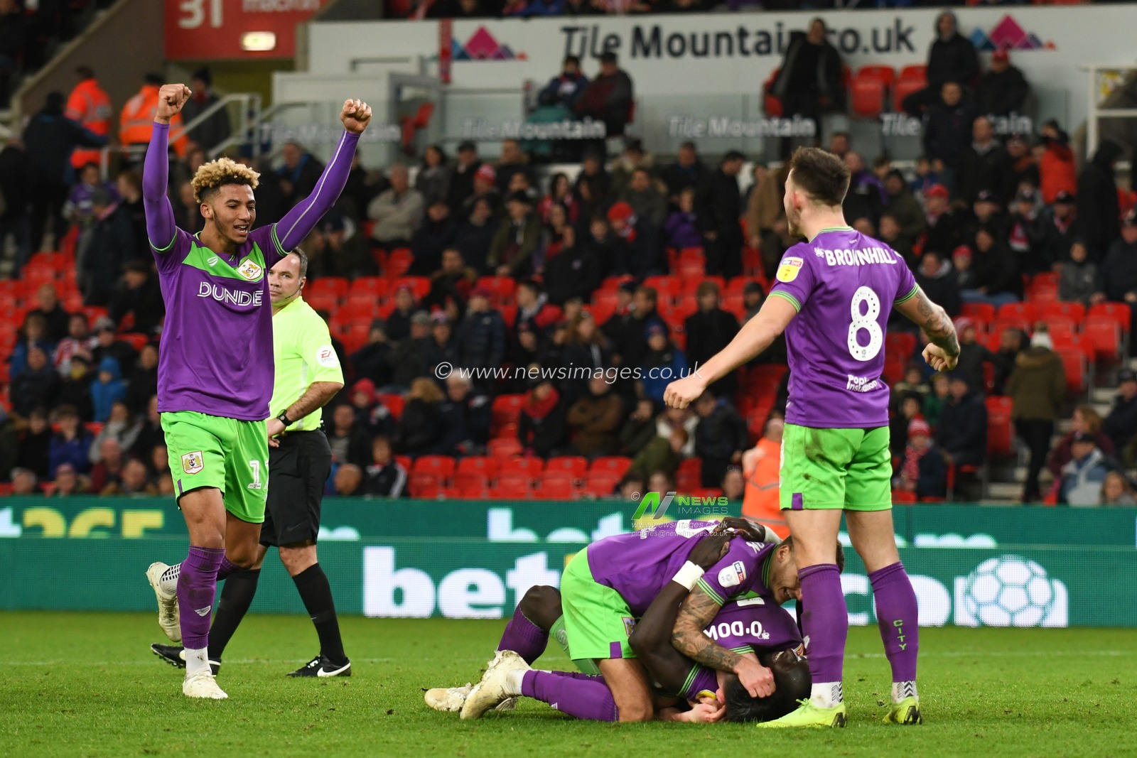 1st January 2019, Bet 365 Stadium, Stoke-on-Trent, England; Sky Bet Championship, Stoke City vs Bristol City ; 
Callum O'Dowda (11) of Bristol City celebrates his goal making it 0-2

Credit: Richard Long/News Images

English Football League images are subject to DataCo Licence