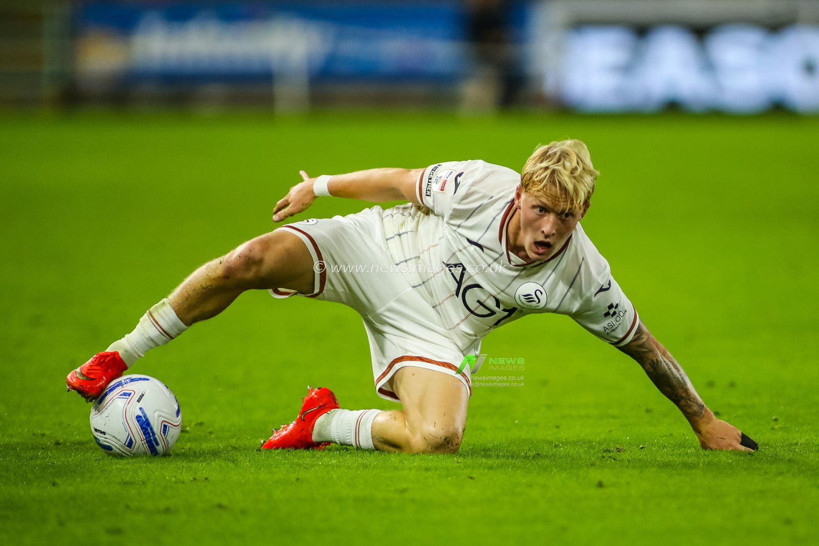 Melker Widell of Swansea City during the Sky Bet Championship match Swansea City vs Watford at Swansea.com Stadium, Swansea, United Kingdom on 01 September 2026

(Photo by Andrew Lewis/News Images)