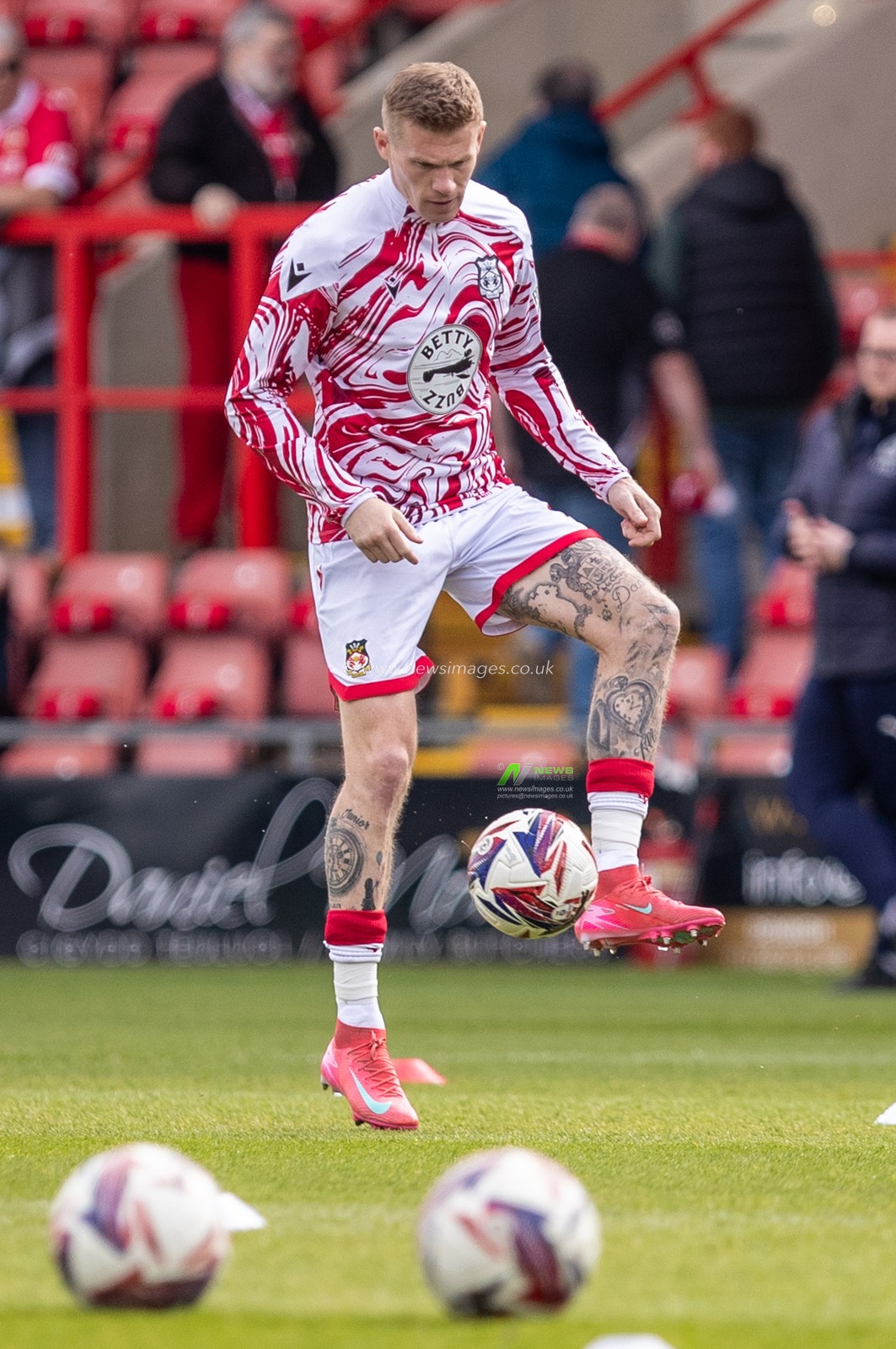 Wrexham's James McClean during the Sky Bet League 1 match Wrexham vs Stockport County at SToK Cae Ras, Wrexham, United Kingdom, 22nd March 2025

(Photo by Nik Mesney/News Images)