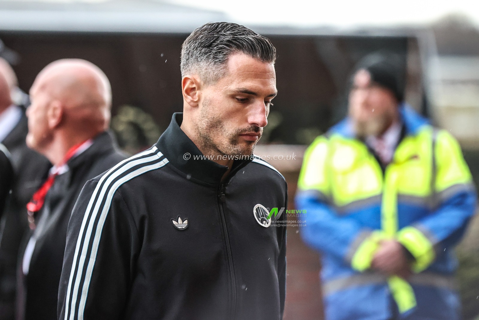 Fabian Schar of Newcastle United arrives during the Premier League match Sunderland vs Newcastle United at Stadium Of Light, Sunderland, United Kingdom, 14th December 2025

(Photo by Alfie Cosgrove/News Images)

*** GER AUT SUI OUT ***