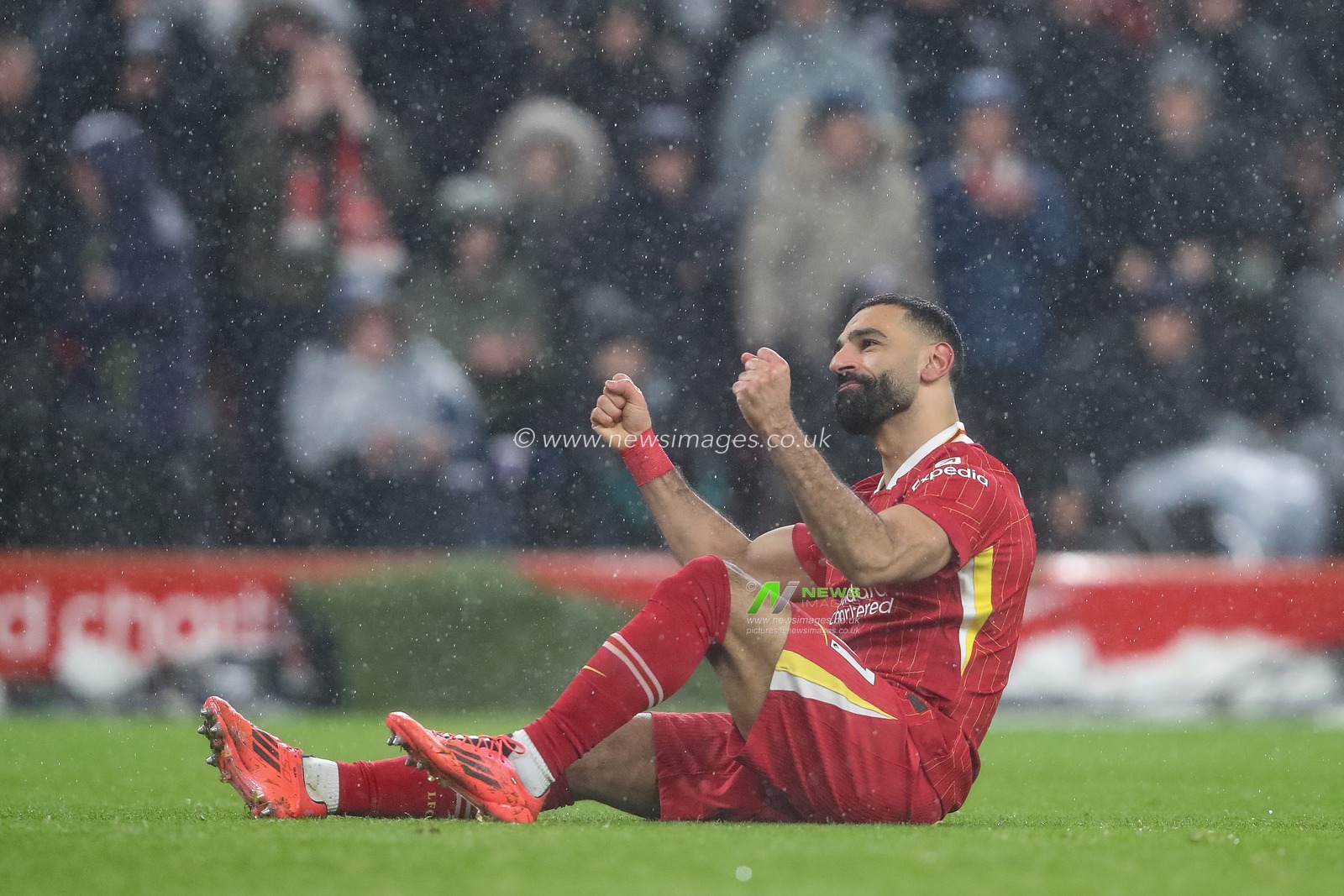 Mohamed Salah of Liverpool celebrates his goal to make it 2-1 during the Premier League match Liverpool vs Manchester United at Anfield, Liverpool, United Kingdom, 5th January 2025

(Photo by Gareth Evans/News Images)