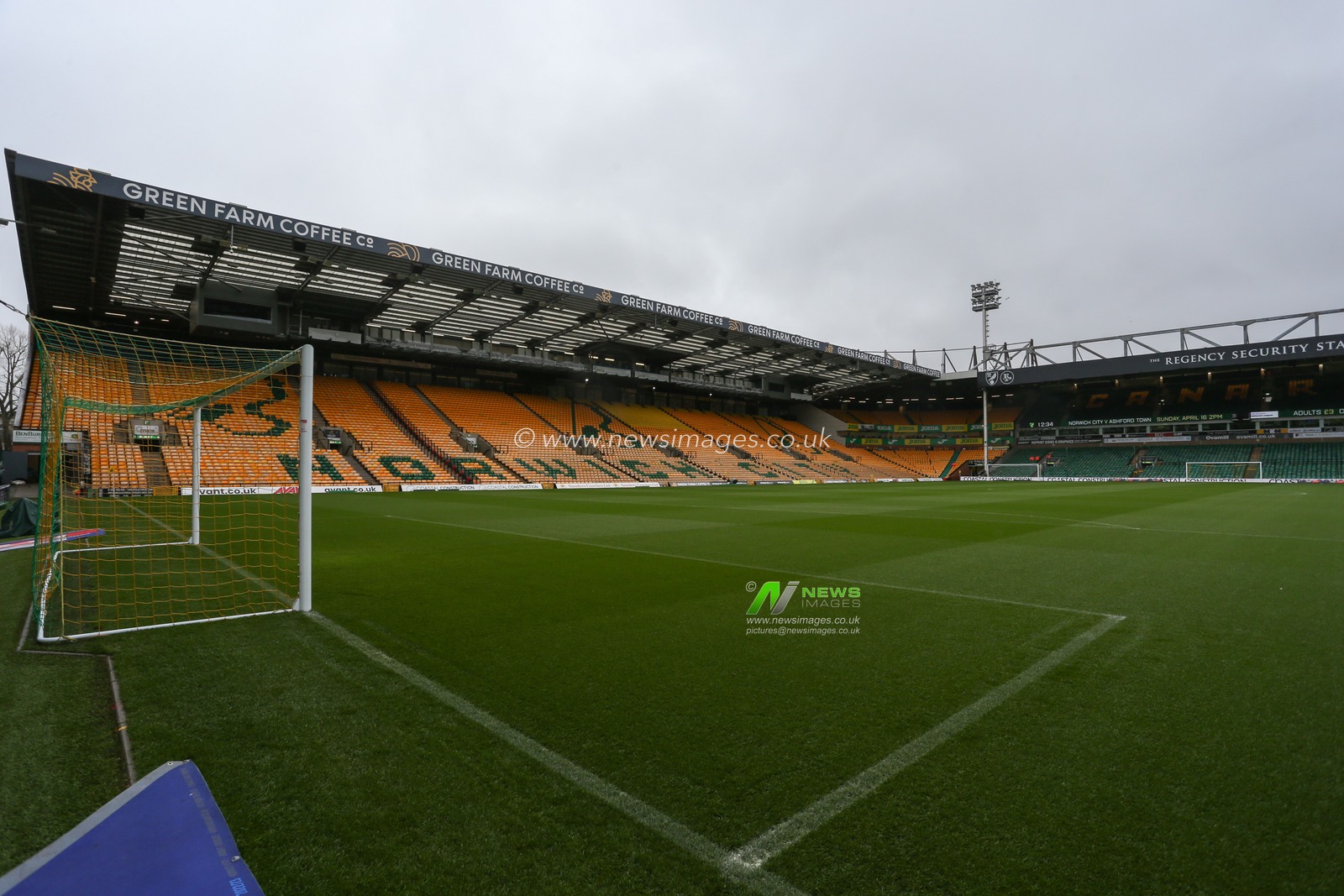 A general view of the stadium during the Sky Bet Championship match Norwich City vs Sheffield United at Carrow Road, Norwich, United Kingdom, 1st April 2023

(Photo by Arron Gent/News Images)