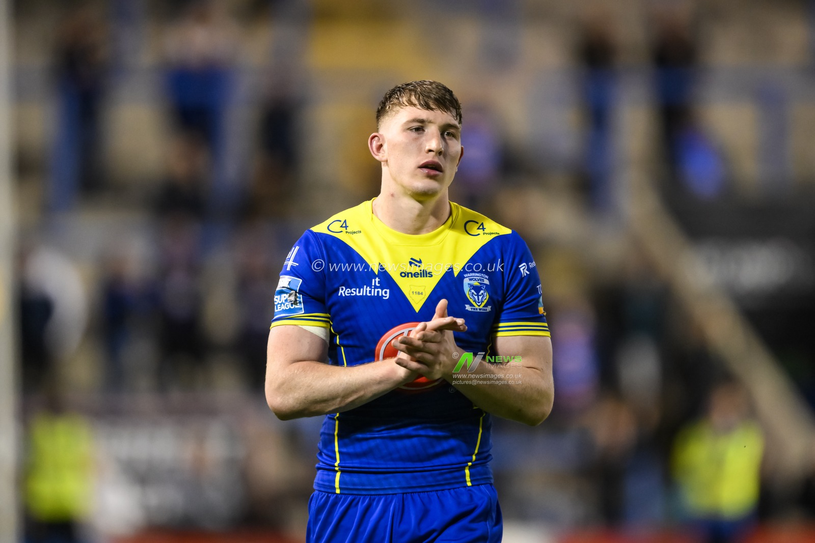 Matty Nicholson of Warrington Wolves applauds the fans at the end of the Betfred Super League Round 17 match Warrington Wolves vs Leeds Rhinos at Halliwell Jones Stadium, Warrington, United Kingdom, 11th July 2024

(Photo by Craig Thomas/News Images)