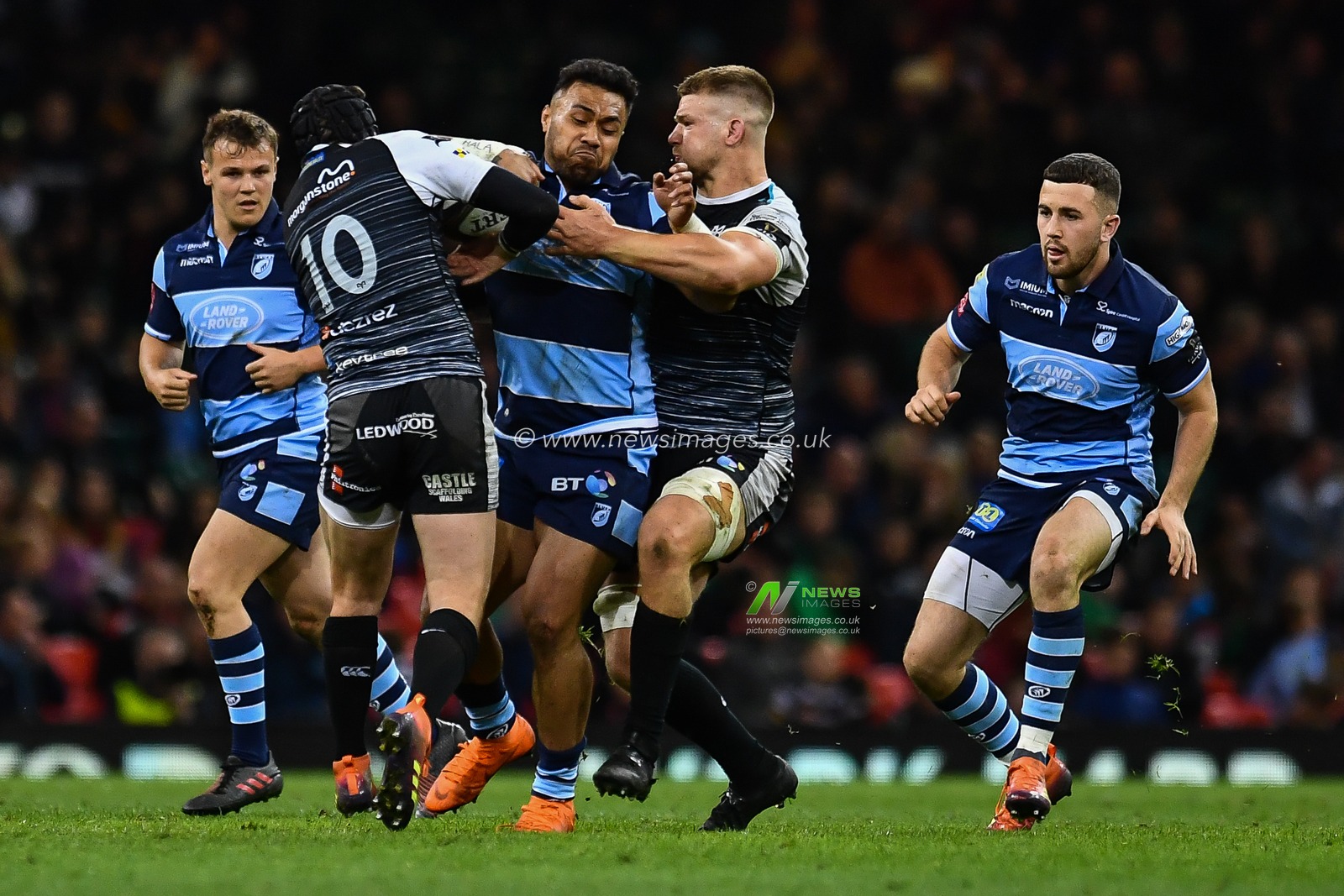 27th April 2019 , Principality Stadium , Cardiff, Wales ; Guinness pro 14â€™s, Round 21, Cardiff Blues Vs Ospreys ; Willis Halaholo of Cardiff Blues is tackled by Sam Davies of Ospreys

Credit:  Craig Thomas/News Images