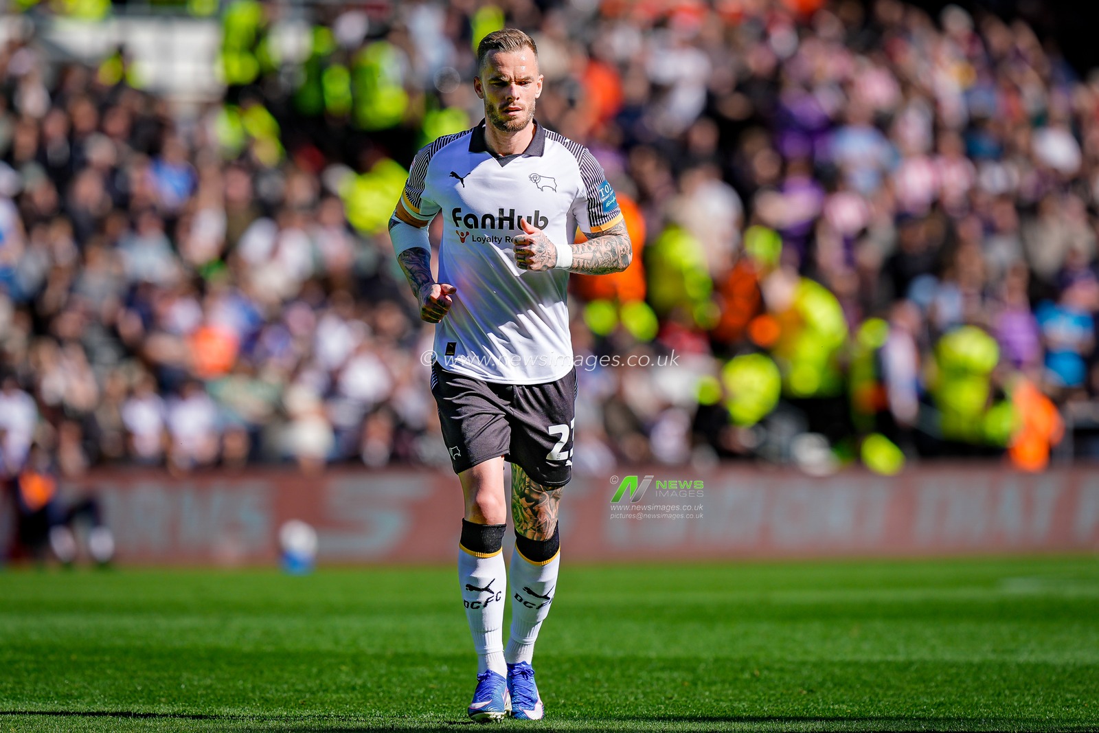 Joe Ward of Derby County during the Sky Bet Championship match Derby County vs Stoke City at Pride Park Stadium, Derby, United Kingdom on 06 April 2026

(Photo by Maynard Manyowa/News Images)
