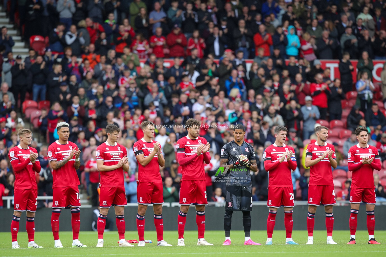 A minuteâ€™s applause is observed by both teams ahead of the Sky Bet Championship match Middlesbrough vs Millwall at Riverside Stadium, Middlesbrough, United Kingdom, 5th August 2023

(Photo by James Heaton/News Images)