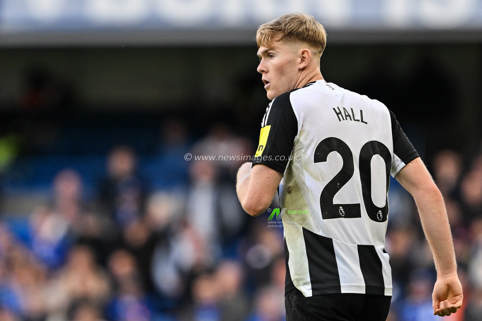 Lewis Hall of Newcastle United during the Premier League match Chelsea vs Newcastle United at Stamford Bridge, London, United Kingdom, 27th October 2024

(Photo by Cody Froggatt/News Images)