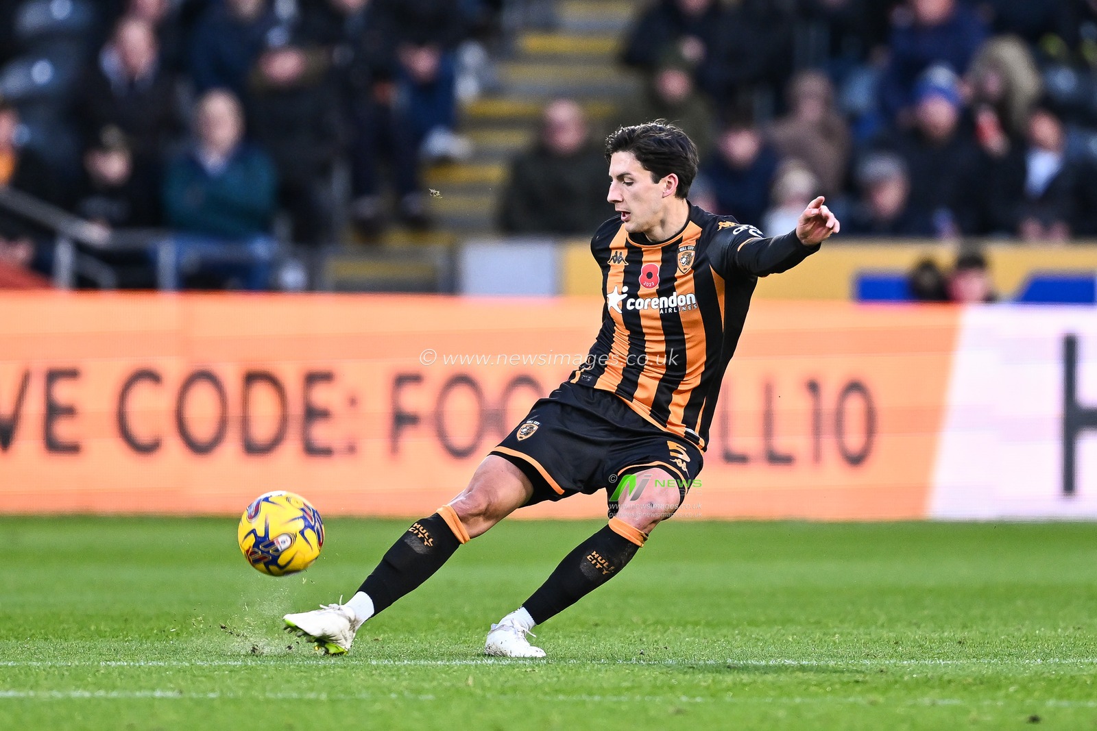 Alfie Jones #5 of Hull City in action during the Sky Bet Championship match Hull City vs Huddersfield Town at MKM Stadium, Hull, United Kingdom, 11th November 2023

(Photo by Craig Thomas/News Images)