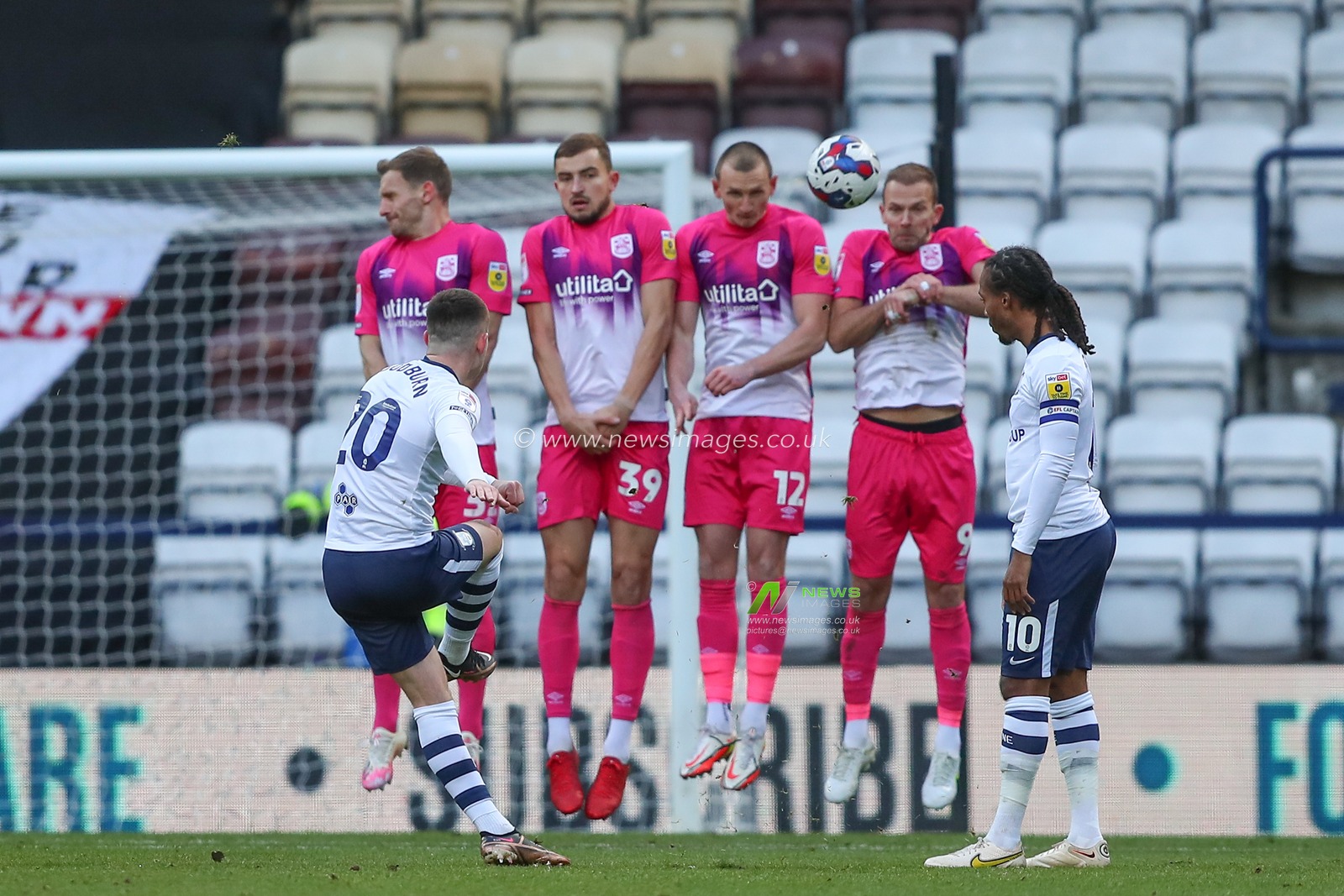 Ben Woodburn #20 of Preston North End has a shot at goal during the Sky Bet Championship match Preston North End vs Huddersfield Town at Deepdale, Preston, United Kingdom, 26th December 2022

(Photo by Gareth Evans/News Images)