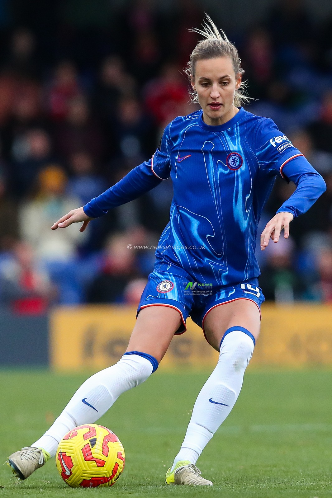 Nathalie Bjorn of Chelsea Women passes the ball during the Barclays Women's Super League match Chelsea FC Women vs Manchester United Women at Kingsmeadow Stadium, Kingston upon Thames, United Kingdom, 24th November 2024

(Photo by Izzy Poles/News Images)