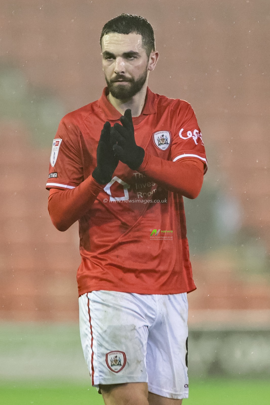 Adam Phillips of Barnsley applauds the fans during the Sky Bet League 1 match Barnsley vs Northampton Town at Oakwell, Barnsley, United Kingdom, 3rd February 2026

(Photo by Mark Cosgrove/News Images)