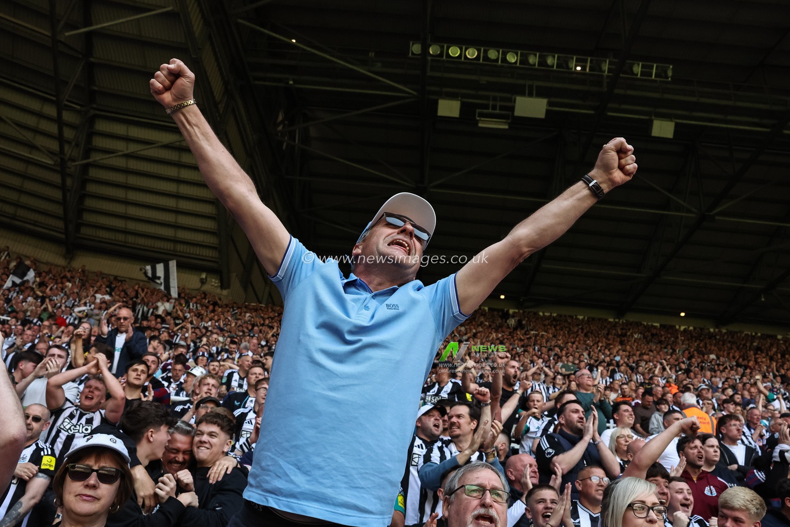 Newcastle fans celebrate the goal of Bruno GuimarÃ£es of Newcastle United ti make it 2-0 during the Premier League match Newcastle United vs Chelsea at St. James's Park, Newcastle, United Kingdom, 11th May 2025

(Photo by Mark Cosgrove/News Images)