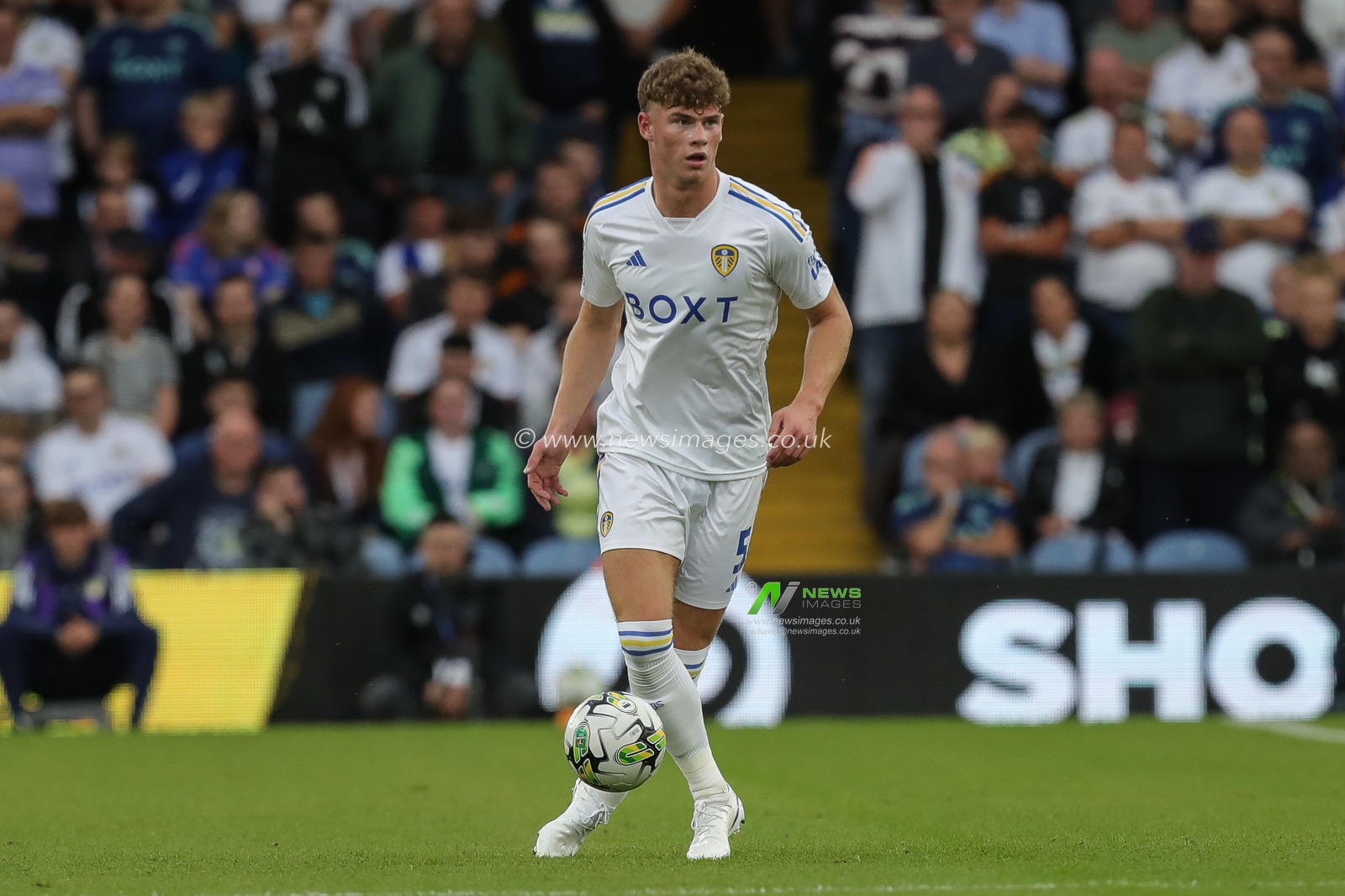 Charlie Cresswell #5 of Leeds United on the ball during the Carabao Cup match Leeds United vs Shrewsbury Town at Elland Road, Leeds, United Kingdom, 9th August 2023

(Photo by James Heaton/News Images)