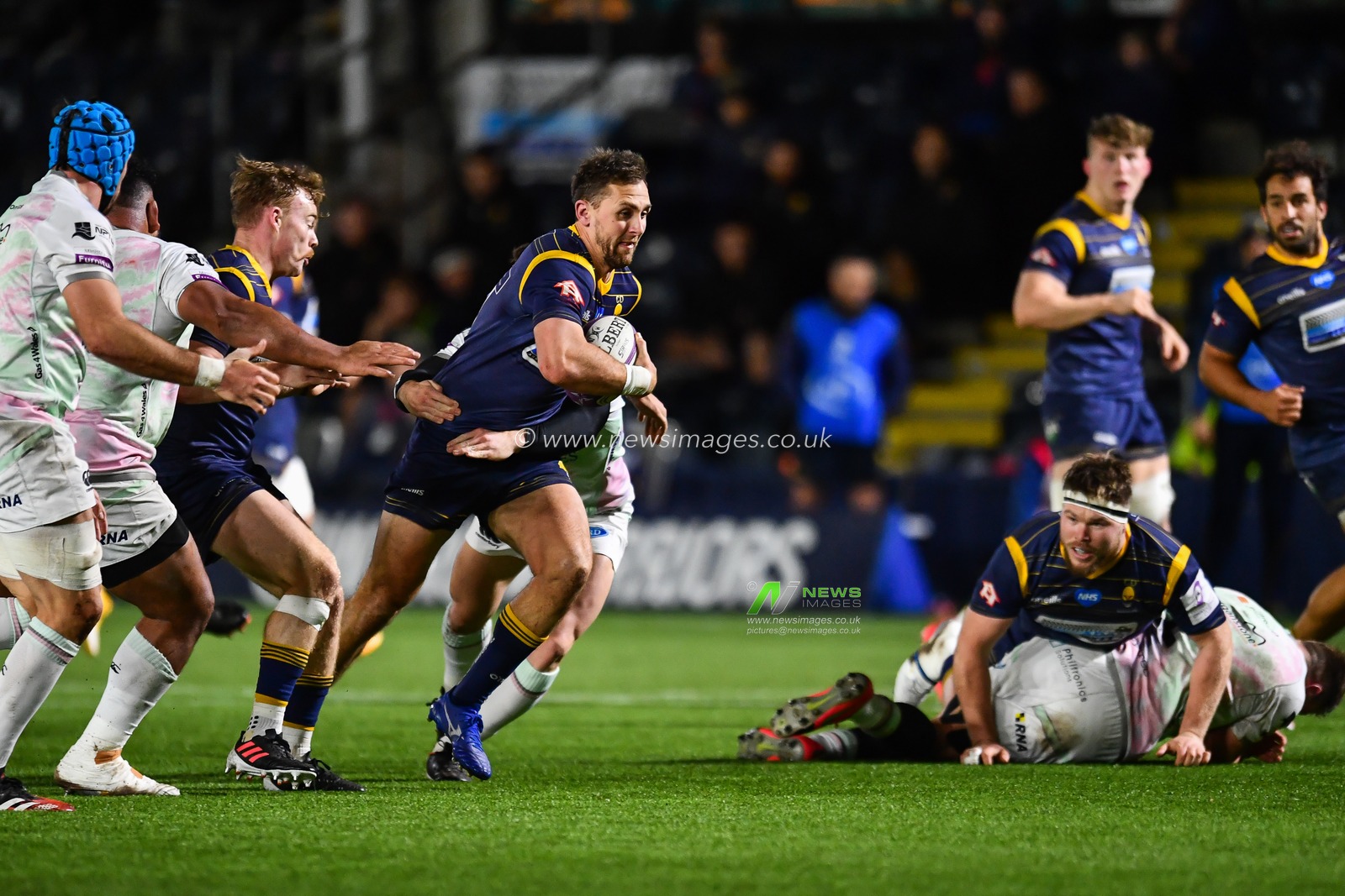 Ashley Beck of Worcester Warriors in action