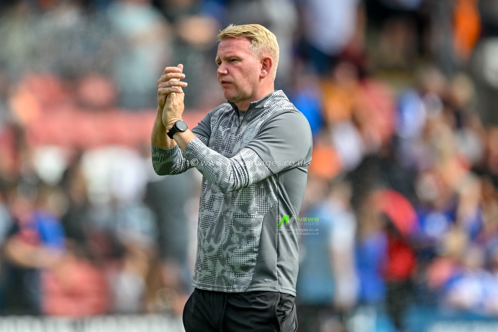 Pete Wild, head coach for Fleetwood Town acknowledges the fans during the Sky Bet League 2 match Fleetwood Town vs Oldham Athletic at Highbury Stadium, Fleetwood, United Kingdom, 23rd August 2025

(Photo by Adam Gee/News Images)