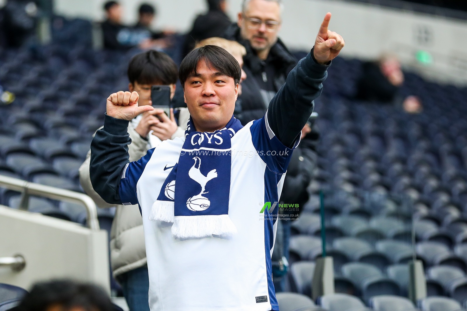 Fans arrive at Tottenham Hotspur Stadium prior to the Premier League match Tottenham Hotspur vs Newcastle United at Tottenham Hotspur Stadium, London, United Kingdom, 4th January 2025

(Photo by Izzy Poles/News Images)