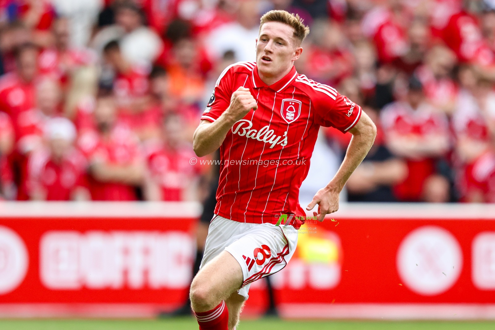 Elliot Anderson of Nottingham Forest in action during the Premier League match Nottingham Forest vs West Ham United at City Ground, Nottingham, United Kingdom, 31st August 2025

(Photo by Alfie Cosgrove/News Images)