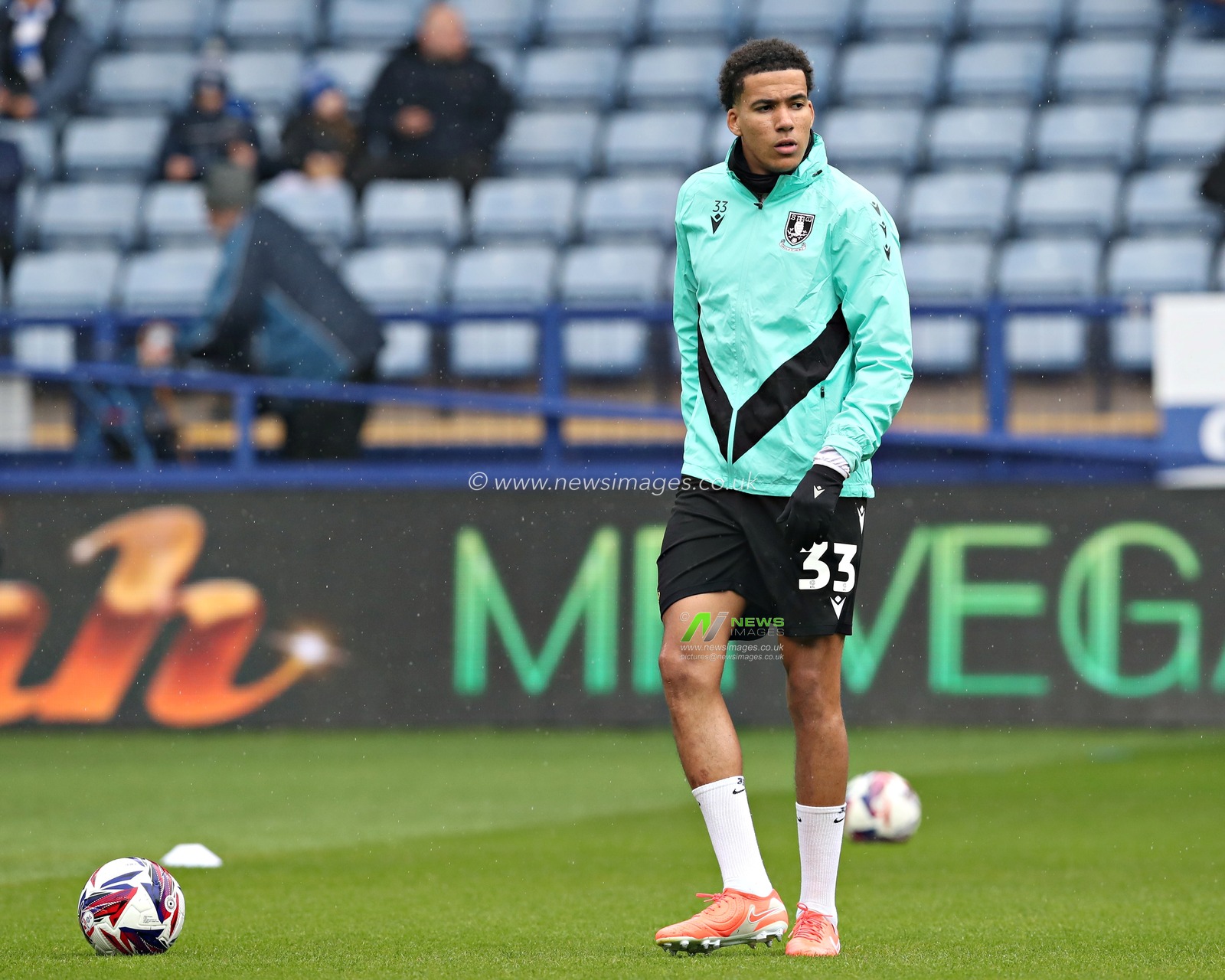 Gabriel Otegbayo of Sheffield Wednesday before the Sky Bet Championship match Sheffield Wednesday vs Middlesbrough at Hillsborough, Sheffield, United Kingdom, 21st April 2025

(Photo by Sam Eaden/News Images)