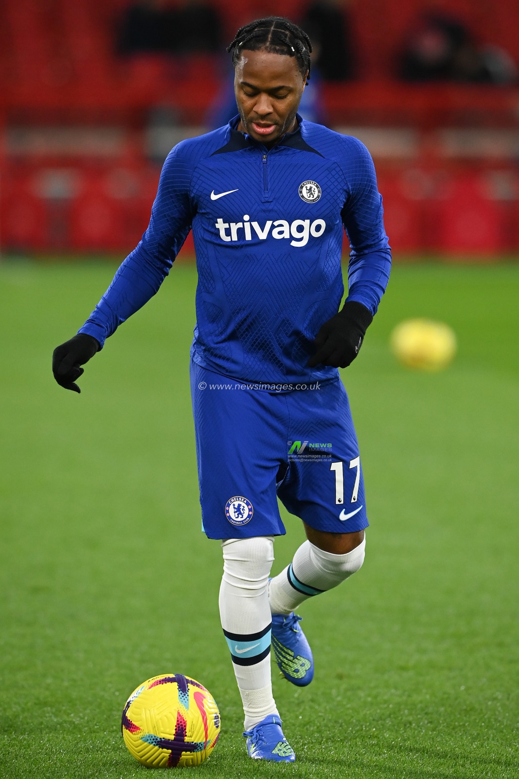 Raheem Sterling #17 of Chelsea warmâ€™s up before the Premier League match Nottingham Forest vs Chelsea at City Ground, Nottingham, United Kingdom, 1st January 2023

(Photo by Craig Thomas/News Images)
