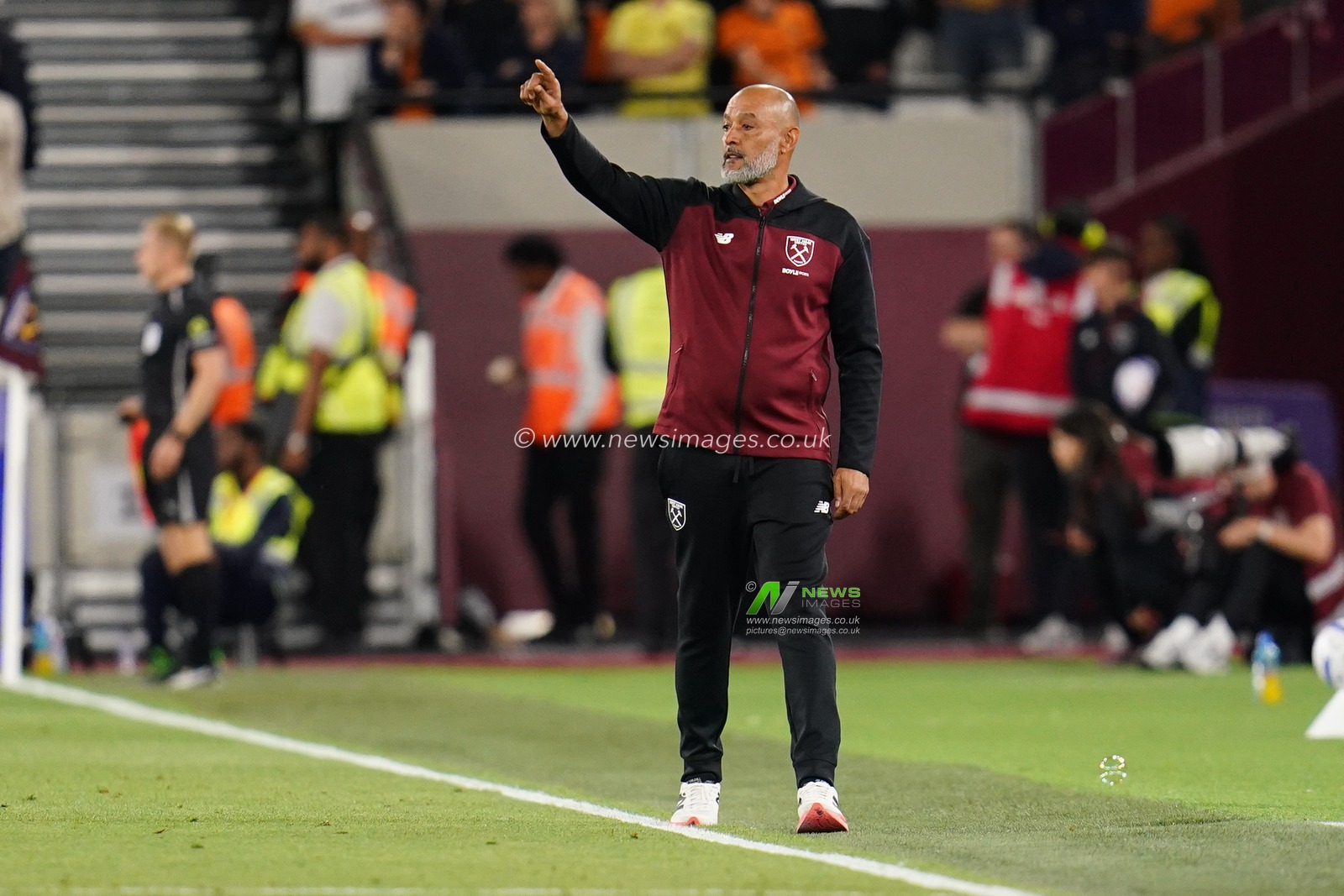 Nuno Espirito Santo manager of West Ham United during the Sky Bet Championship match West Ham United vs Wolverhampton Wanderers at London Stadium, London, United Kingdom on 01 September 2026

(Photo by Harvey Murphy/News Images)